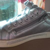 Scarpa nuova con scatola