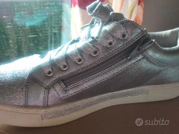 Scarpa nuova con scatola