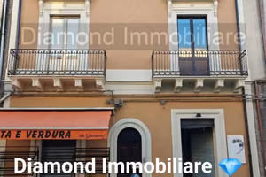 Casa singola con bottega a Fiumefreddo di Sicilia