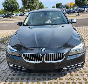 BMW Serie 5 - 520d Xdrive Luxury km 17.000