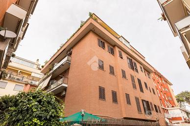 2 LOCALI A ROMA