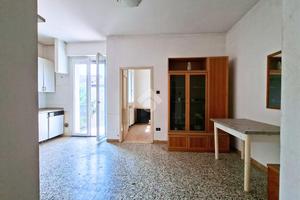 2 LOCALI A FERRARA