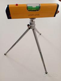 Livella laser con bolla e treppiedi