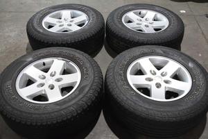 kit completo jeep wrangler 255/75 r17 lt4695