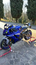 Yamaha YZF-R1