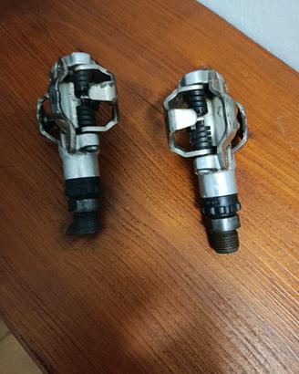 Pedali x MTB o bici da strada 