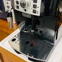 Macchina caffè de longhi magnifica S