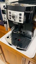 Macchina caffè de longhi magnifica S