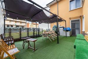 TRILOCALE AL PIANO TERRA CON BOX E GIARDINO DI PRO