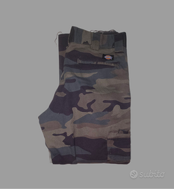 Pantaloni cargo mimetici Dickies – stile militare