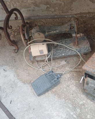 macchina singer vecchia  con motore 