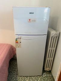 AKAI.      Frigorifero come nuovo