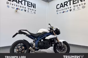 TRIUMPH Speed Triple 1050 SE