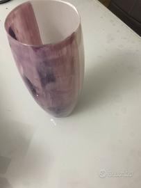 vaso bicolore viola è bianco