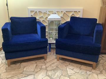 Due poltrone in velluto blu, prodotto Italiano