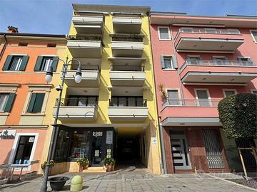 TRILOCALE IN ZONA CENTRALE A POCHI PASSI DAL PORTO