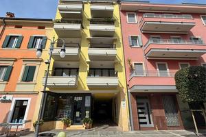 TRILOCALE IN ZONA CENTRALE A POCHI PASSI DAL PORTO