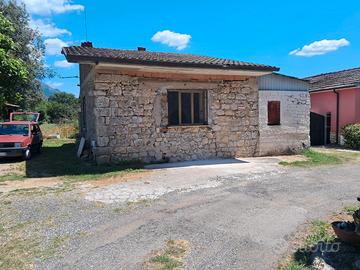 Rustico e terreno 5000 metri si propone a visione