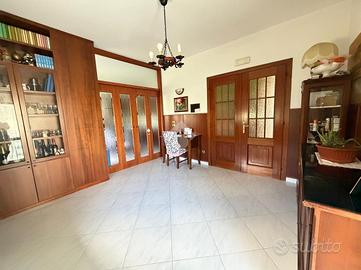 4 LOCALI A MARANO DI NAPOLI