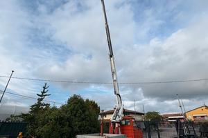 M144 - IVECO DAILY CON PIATTAFORMA CESTA AEREA