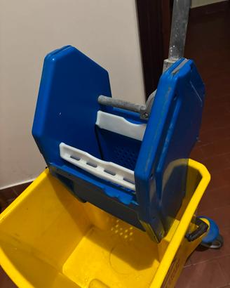 carrello lavapavimenti 