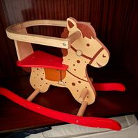 Dondolo in legno come nuovo