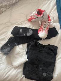 Scarpe e abbigliamento calcio