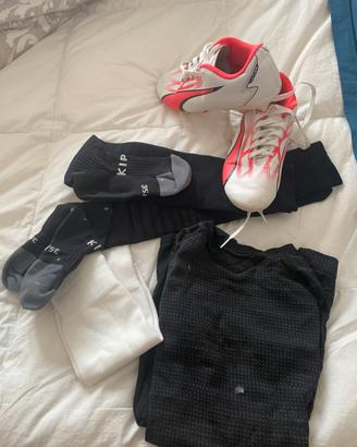 Scarpe e abbigliamento calcio