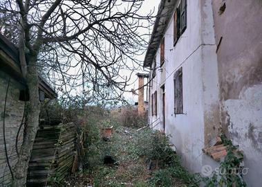 CASA SEMINDIPENDENTE A TRAVERSETOLO