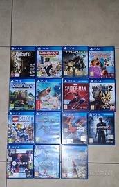  PlayStation 4 Slim in buono stato con giochi