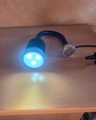 Luce da lavoro con base magnetica 
