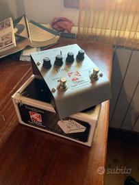 Overdrive Korg Hyper distorsion 104DS