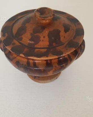 Zuppiera antica in terracotta