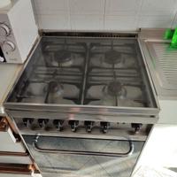 Cucina fornelli a gas e forno LOFRA