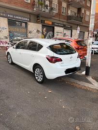 Opel astra j