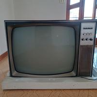 Televisione marca Carter. 