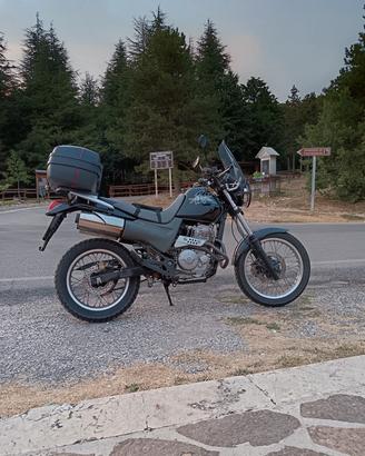 Honda SLR 650 moto A2 enduro naked scrambler 