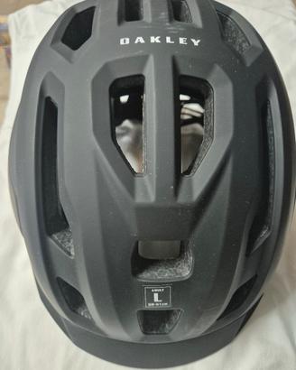 Casco oakley ARO3