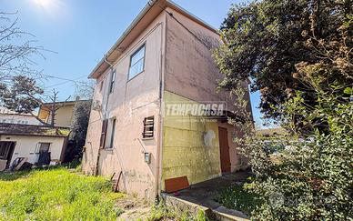 TRILOCALE CON INGRESSO INDIPENDENTE E GIARDINO