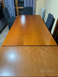 Tavolo e sedie da interno