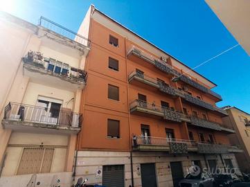 Catanzaro, centralissimo appartamento 3° piano