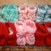 scarpine da neonato in lana fatte a mano 