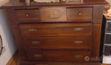 Cassettiera in legno antico