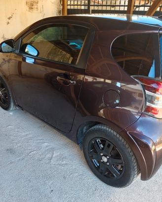 Toyota iq