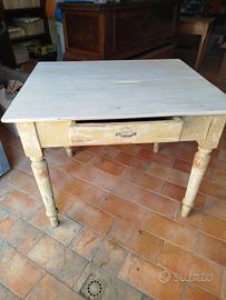 Tavolo da cucina in abete