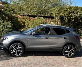 NISSAN Qashqai Tekna 1,6 FULL OPTIONAL