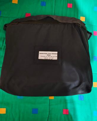 kit borsa, tuta, guanti e calzari militari
