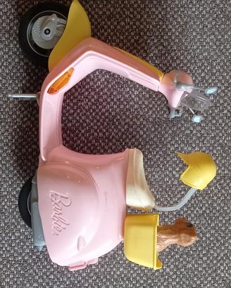 scooter Barbie e cagnolino