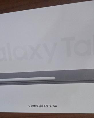 Tablet Samsung Galaxy S10 FE+ 5G con book cover