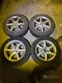 Cerchi in lega 4 fori e gomme renault